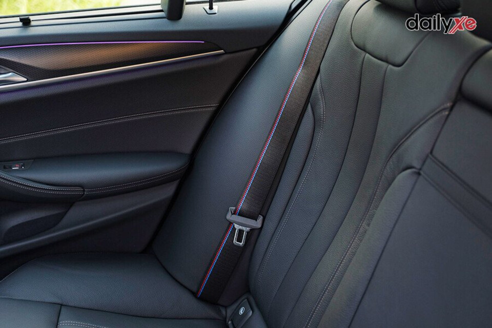 Ghế ngồi bọc da cao cấp