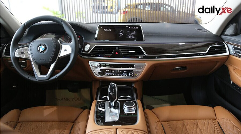 Không gian nội thất rộng rãi Không gian nội thất rộng rãi