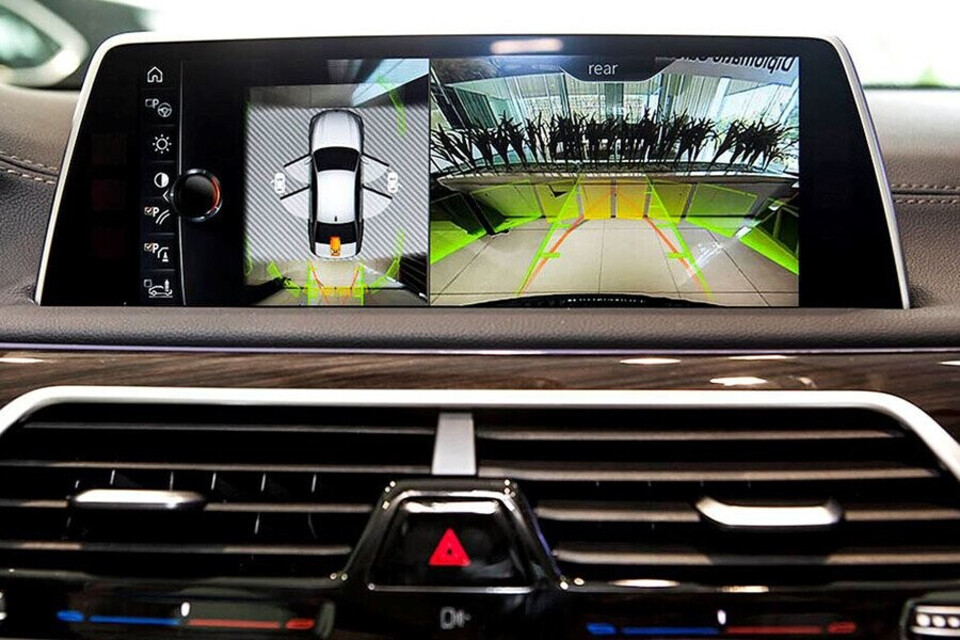 BMW Touch Command là một máy tính bảng với màn hình 7 BMW Touch Command là một máy tính bảng với màn hình 7