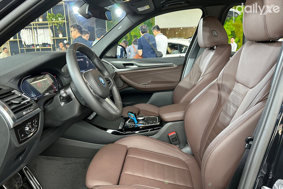 Ghế lái thiết kế phong cách thể thao