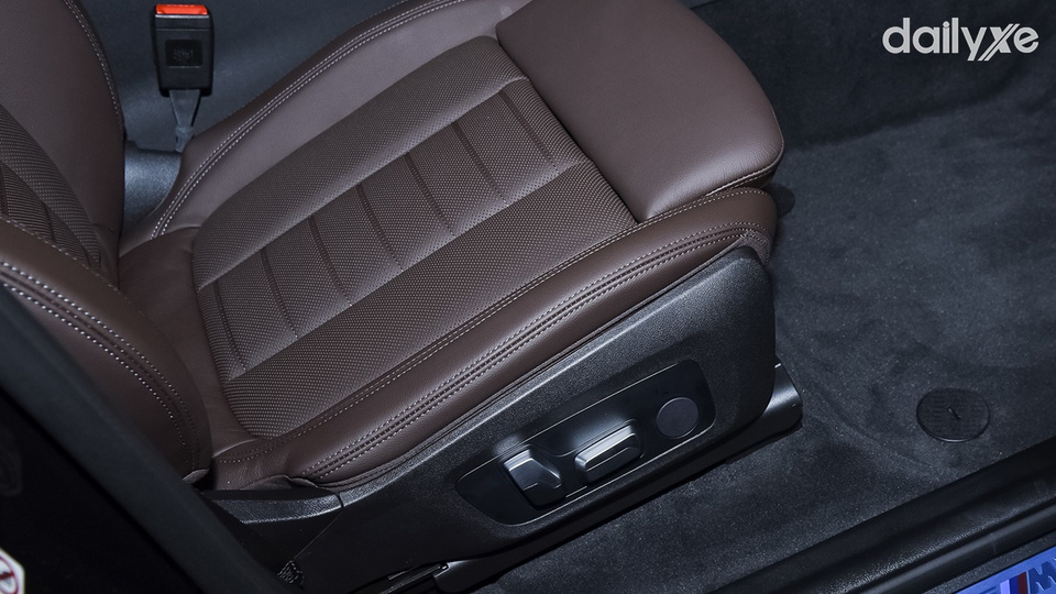 Ghế trước chỉnh điện, nhớ vị trí