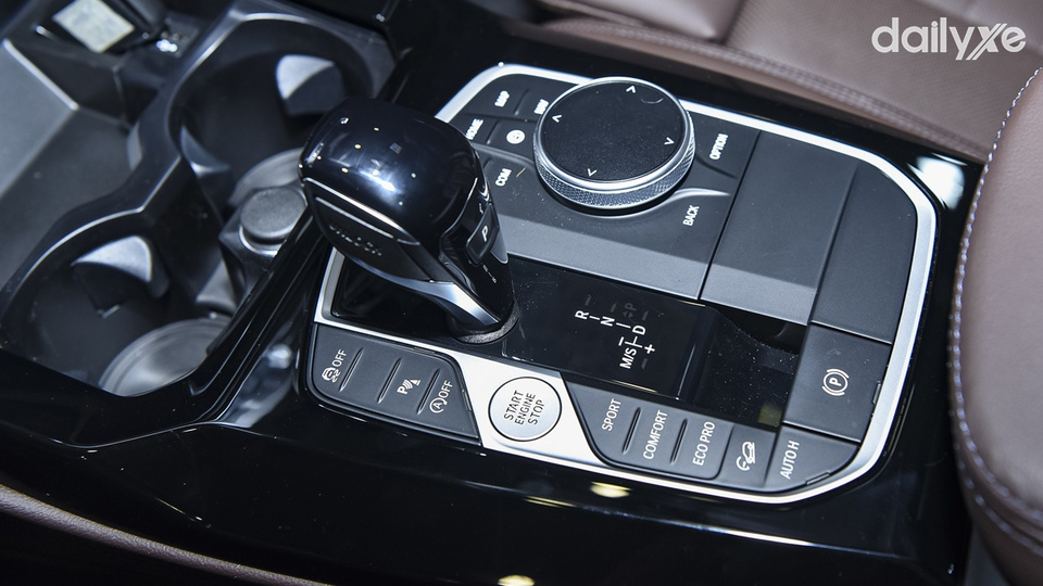 Bệ điều khiển trung tâm