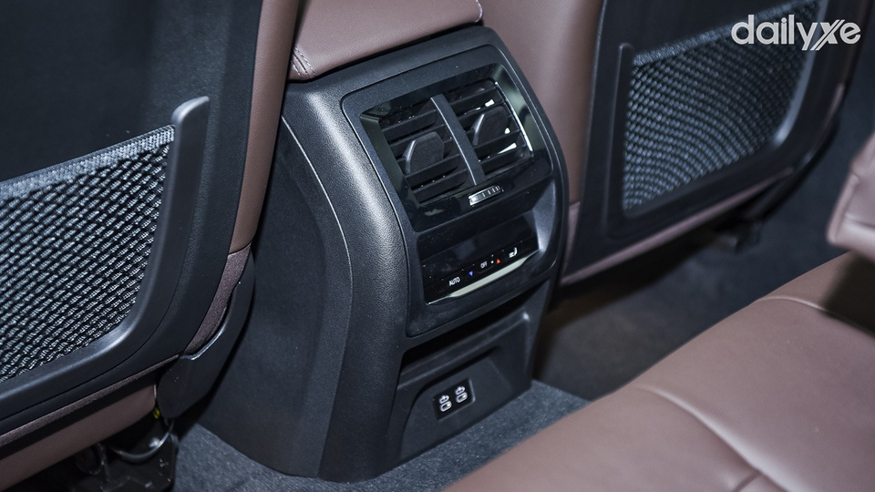 Trang bị cửa gió đều hàng ghế sau thoải mái