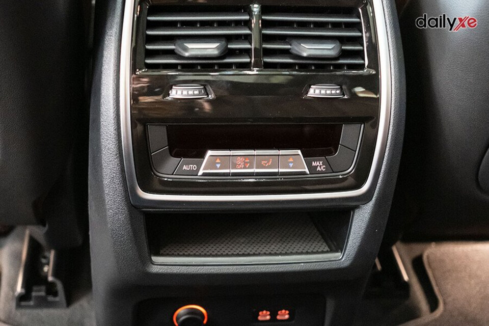 Cửa gió điều hòa hàng ghế sau