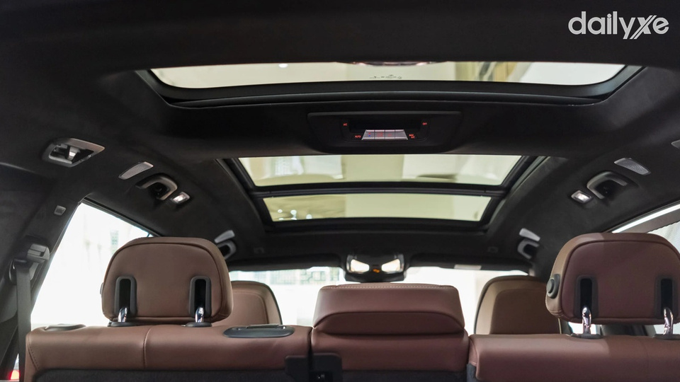 Cửa sổ trời toàn cảnh thoáng đãng