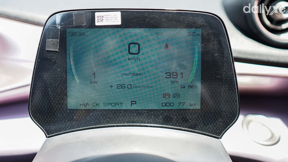 Màn hình LCD 5 inch hiển thị đầy đủ các thông số