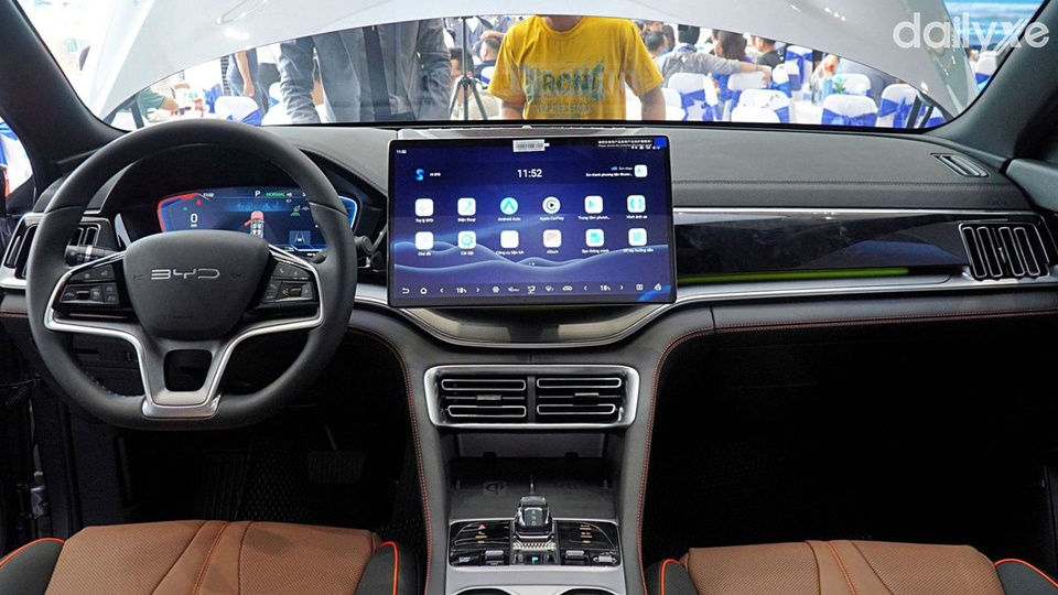Màn hình xoay dọc trên BYD Sealion 6