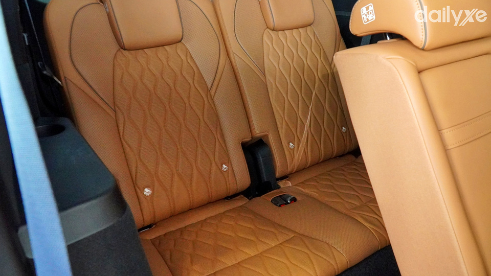 Ghế ngồi êm ái và nhiều chức năng điều chỉnh