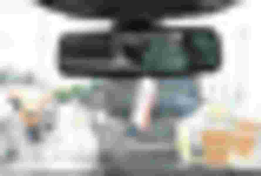 Nội thất Ford Everest Ambiente 2.0L MT 4x2 - Hình 9
