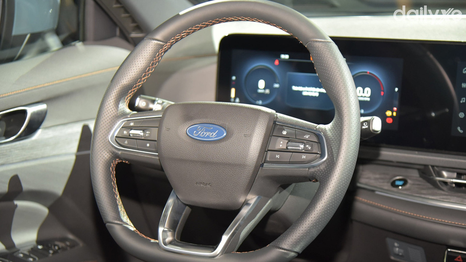 Vô lăng Ford Territory dáng D-cut thể thao