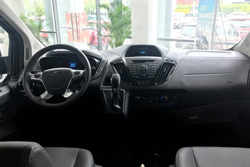 Ford Tourneo sở hữu không gian nội thất rộng rãi Ford Tourneo sở hữu không gian nội thất rộng rãi