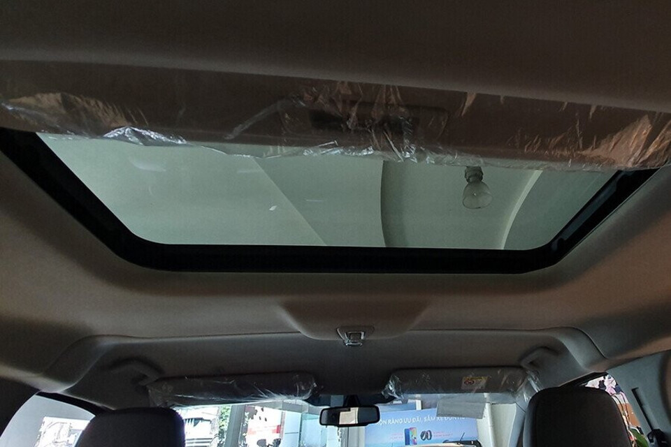 Xe trang bị cửa sổ trời toàn cảnh Xe trang bị cửa sổ trời toàn cảnh