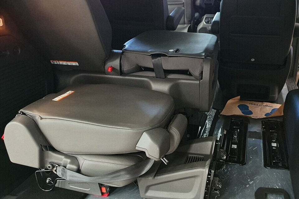 Hàng ghế sau tháo lắp dễ dàng tăng diện tích khoang hành lý Hàng ghế sau tháo lắp dễ dàng tăng diện tích khoang hành lý