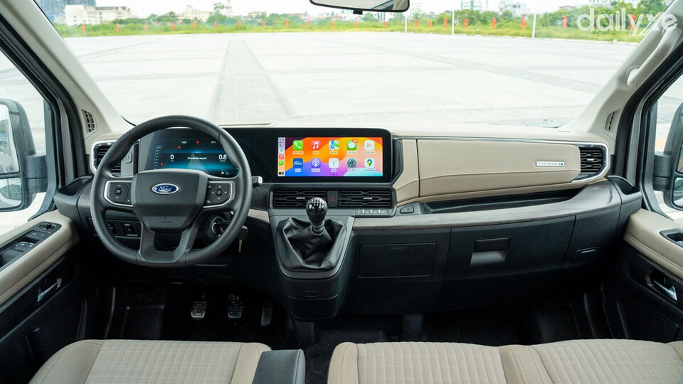 Nội thất xe sang trọng, ứng dụng nhiều công nghệ hiện đại