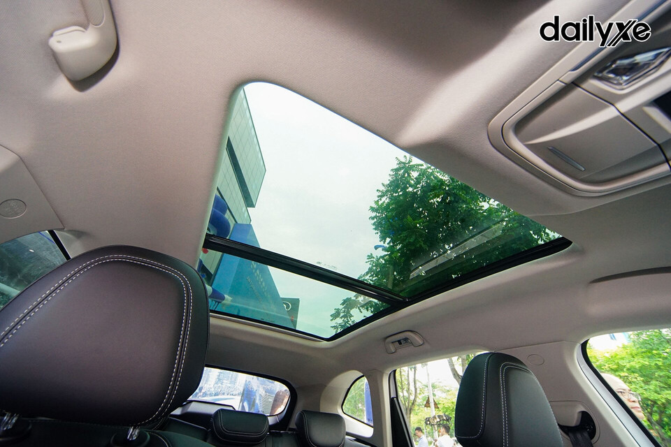 Thiết kế cửa sổ trời toàn cảnh Panorama lớn