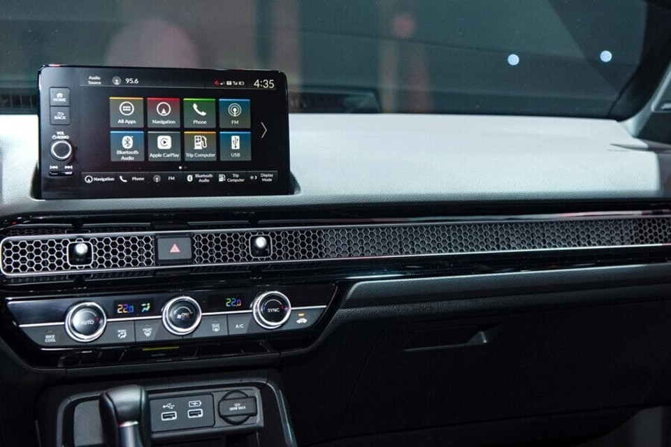 Màn hình thông tin giải trí kích thước 9 inch