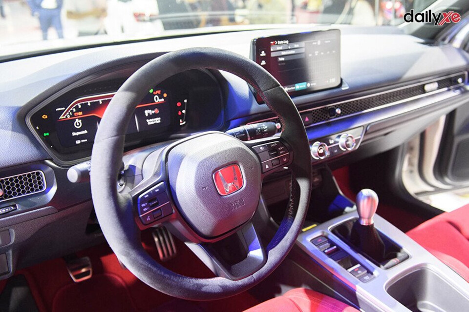 Vô lăng thiết kế 3 chấu