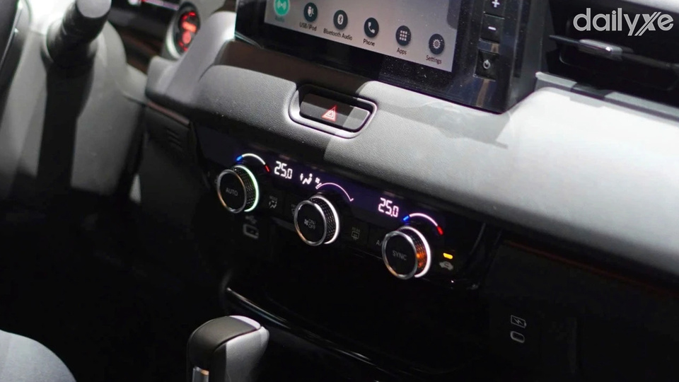 Người dùng luôn dễ chịu và mát mẻ nhờ hệ thống điều hòa tự động