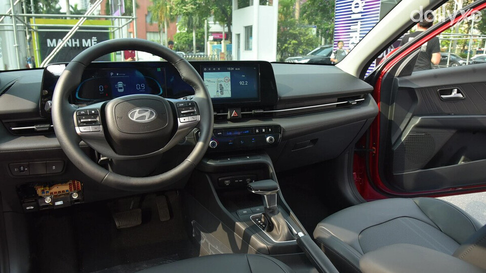 Nội thất xe rộng rãi, được thiết kế tối giản