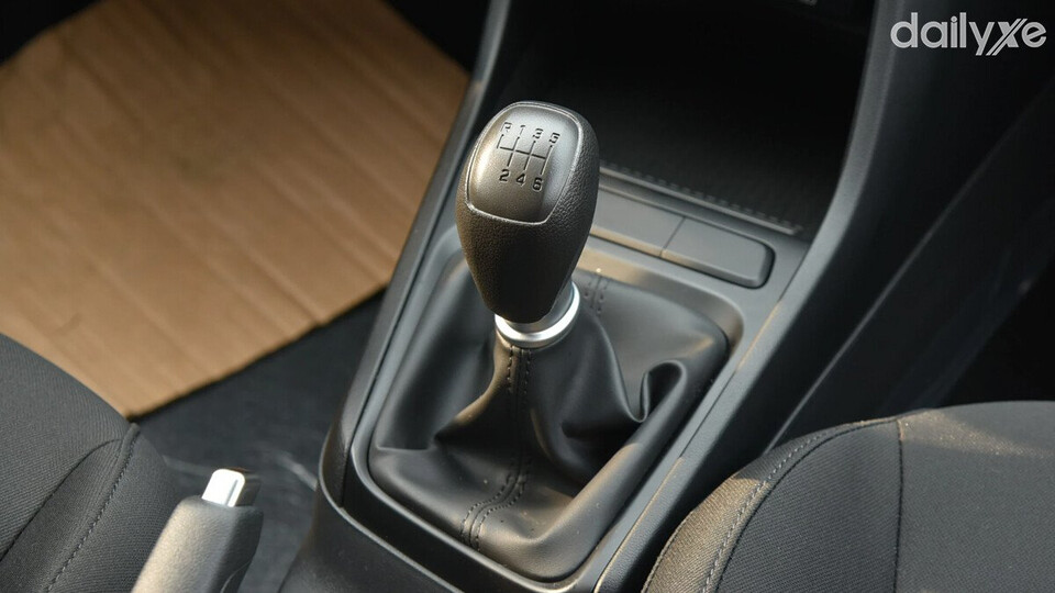 Hộp số sàn 6 cấp (6MT) trên bản 1.5 MT