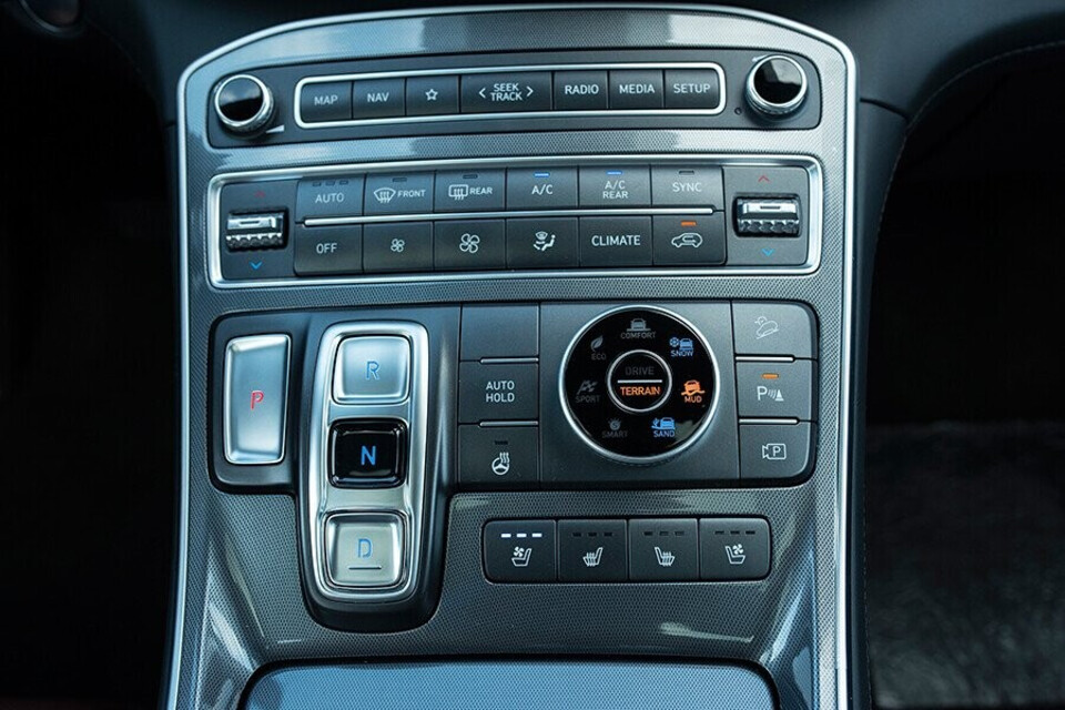 Santa Fe sử dụng hệ thống điều hoà độc lập 2 vùng