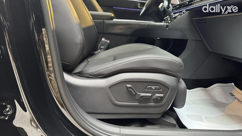 Trang  bị ghế ngồi chỉnh điện