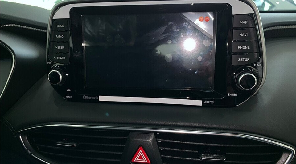 Màn hình giải trí Santa Fe hiện thị đa thông tin Màn hình giải trí Santa Fe hiện thị đa thông tin