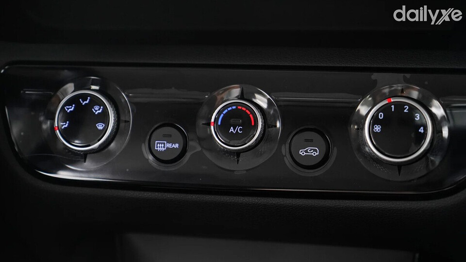 Hệ thống điều hòa tự động có trên phiên bản Hyundai Stargazer X cao cấp