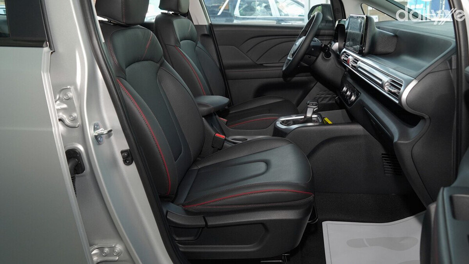Ghế ngồi trên Hyundai Stargazer X cao cấp được bọc da cao cấp