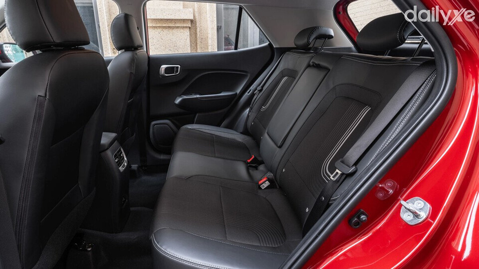 Hàng ghế thứ 2 rộng rãi