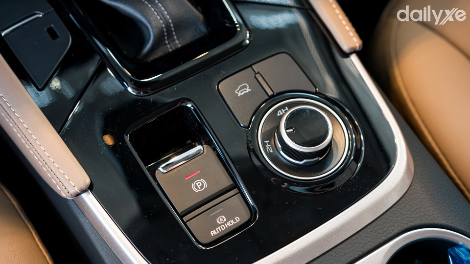 Xe sử dụng hộp số tự động 6 cấp mang đến sự linh hoạt