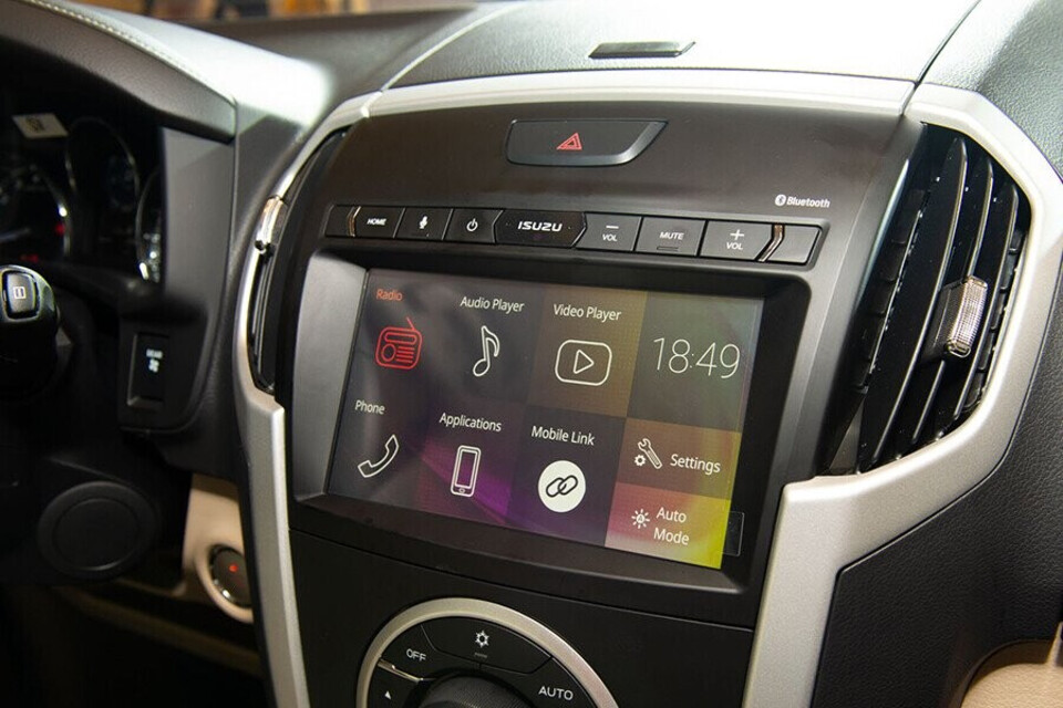 Màn hình giải trí MU-X hiện thị đa thông tin