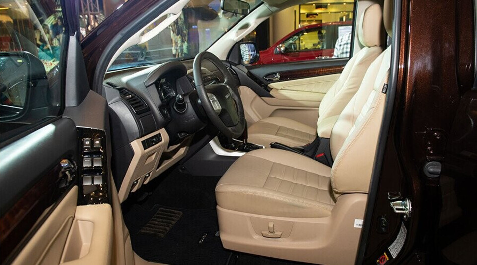 MU-X có không gian nội thất rộng rãi