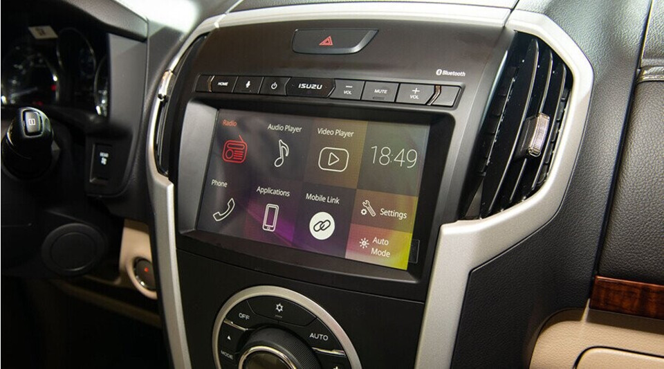 Màn hình giải trí MU-X hiện thị đa thông tin Màn hình giải trí MU-X hiện thị đa thông tin