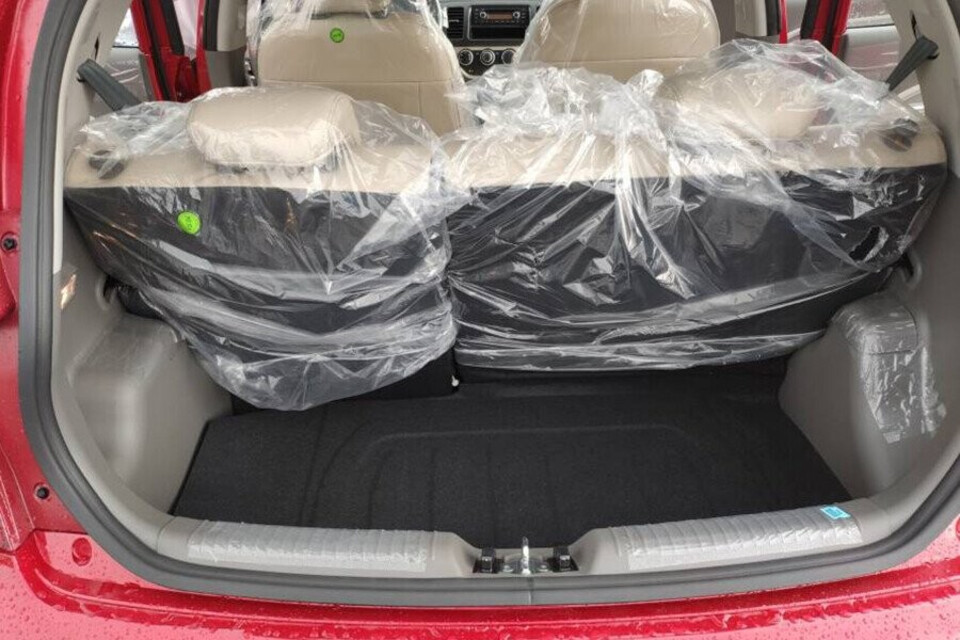 Hàng ghế sau gập tăng diện tích khoang hàng lý