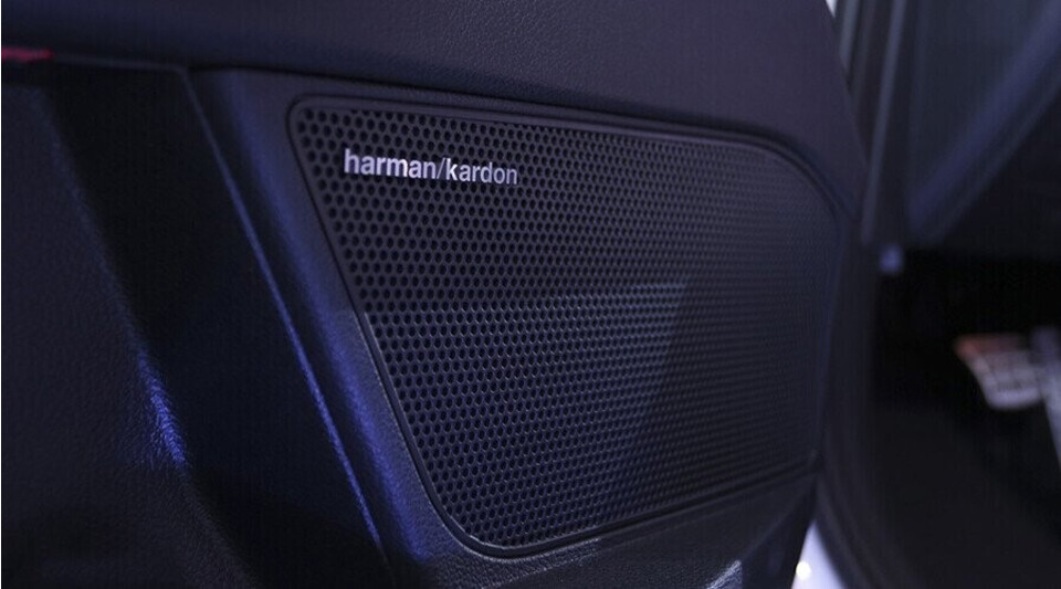 Hệ thống âm thanh cao cấp Harman/Kardon Hệ thống âm thanh cao cấp Harman/Kardon