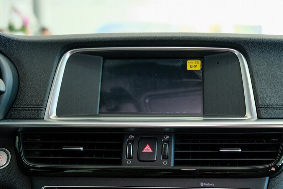 Màn hình trung tâm LCD sắc nét