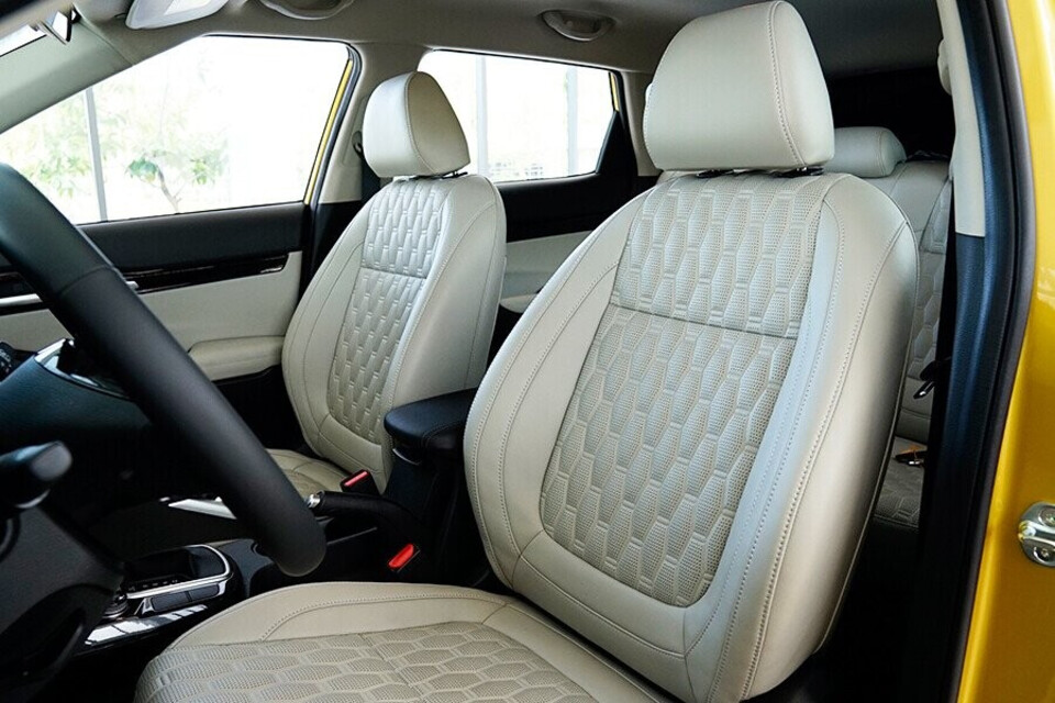 Ghế ngồi bọc da