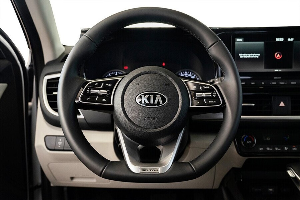 Tay lái bọc da cao cấp