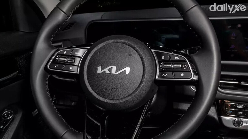 Vô lăng sử dụng chất liệu nhựa Urethane