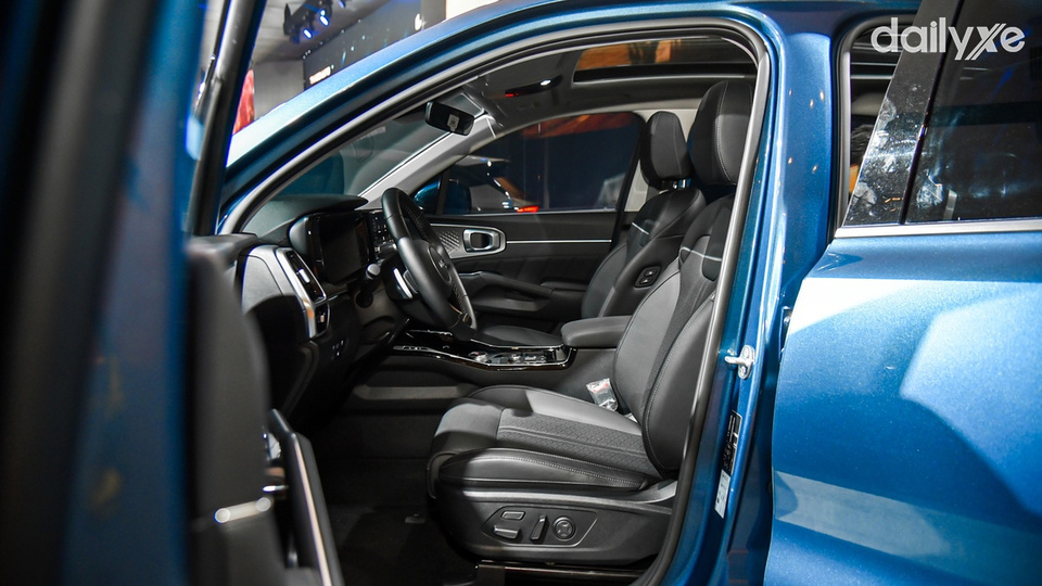 Ghế ngồi êm ái, đa dạng các chức năng