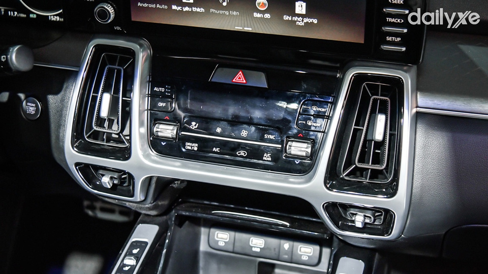 Không gian luôn mát mẻ nhờ hệ thống điều hòa tự động hiện đại