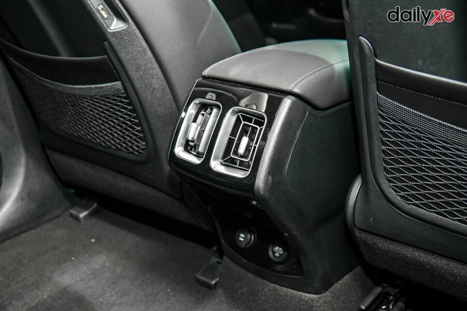 Cửa gió điều hòa ghế sau