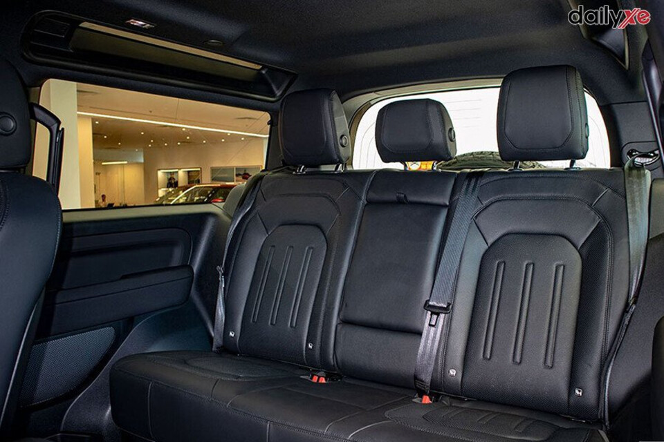 Phiên bản Land Rover Defender 90 có đến 6 chỗ ngồi với chất liệu cao cấp