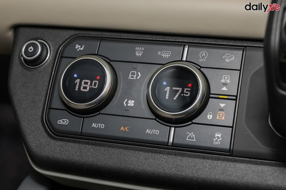 Núm xoay điều chỉnh gió điều hòa