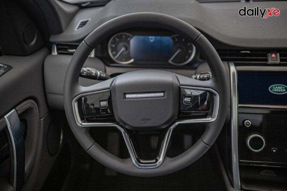 Vô lăng bọc da cao cấp