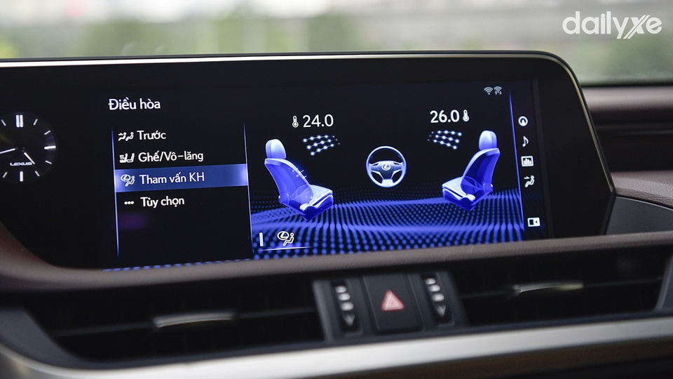 Lexus ES trang bị màn hình cảm ứng đa thông tin EMV kích thước 12.3 inch