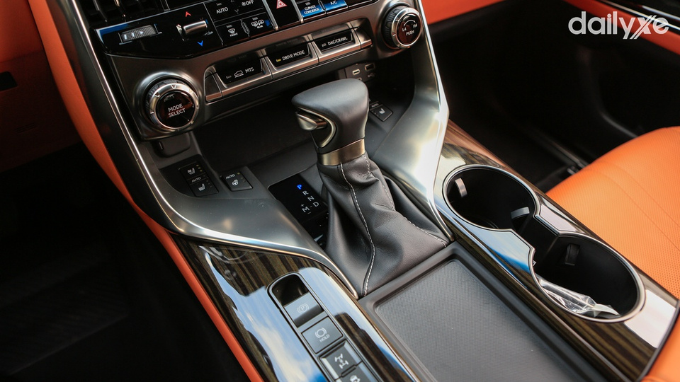 Lexus LX trang bị hộp số tự động 10 cấp sang số trực tiếp