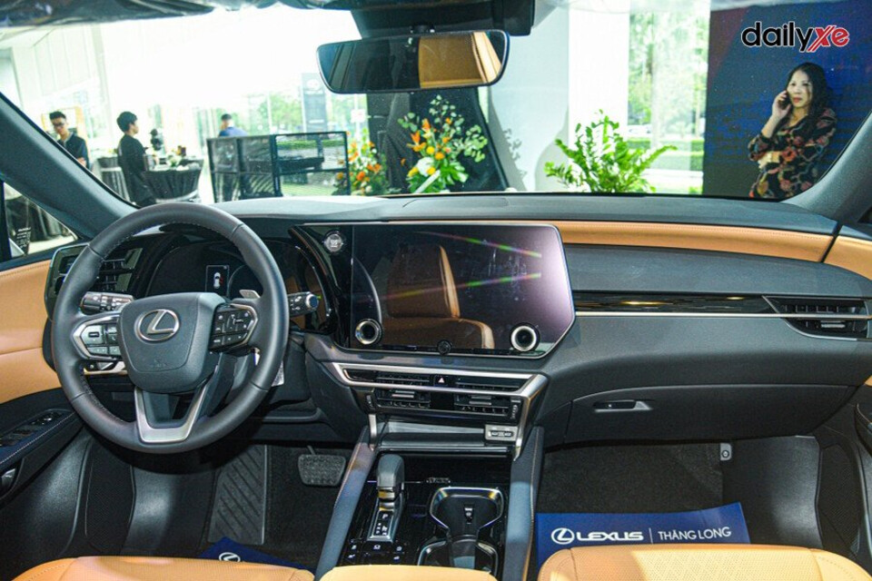 Không gian nội thất rộng rãi Không gian nội thất rộng rãi