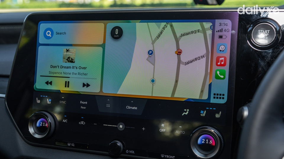 Màn hình cảm ứng trung tâm kích thước 14 inch